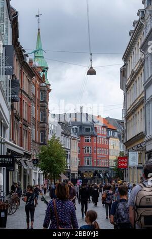 Rue animée du centre-ville de Copenhague, Danemark, Europe Banque D'Images