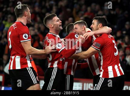 John Fleck (au centre) de Sheffield United célèbre son premier but du jeu avec ses coéquipiers Banque D'Images