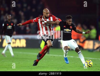 David McGoldrick (à gauche) de Sheffield United et Fred Battle for the ball de Manchester United Banque D'Images