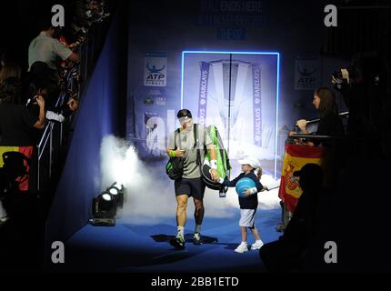 David Ferrer, en Espagne, se rend sur le terrain pendant les finales du circuit ATP World Tour à l'O2 Arena de Londres Banque D'Images