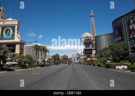 Vue générale d'un Strip vide de Las Vegas au milieu de la pandémie mondiale de COVID-19 du coronavirus, lundi 23 mars 2020, à Las Vegas. (Photo par IOS/Espa-Images) Banque D'Images