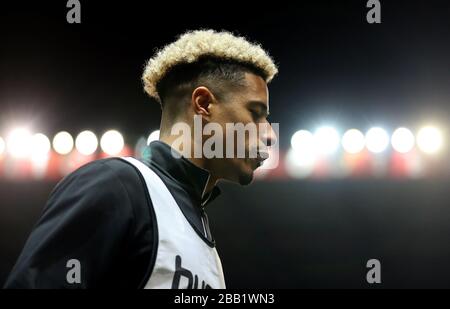 Le Lyle Taylor de Charlton Athletic se réchauffe avant le match Banque D'Images