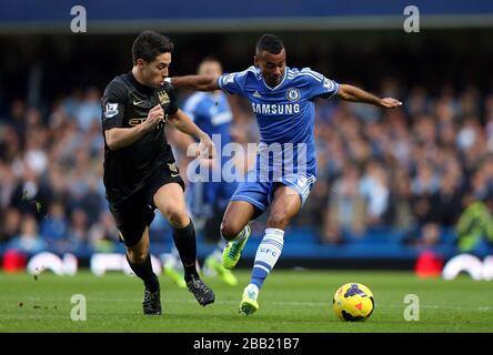 Ashley Cole de Chelsea (à droite) et Samir Nasri de Manchester City Banque D'Images