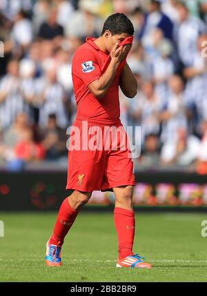 Luis Suarez, de Liverpool, se promène sur le terrain Banque D'Images