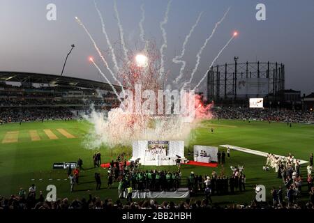 L'Angleterre fêtera la victoire de la série Investec Ashes le cinquième jour du cinquième test Ashes à l'ovale Kia Banque D'Images