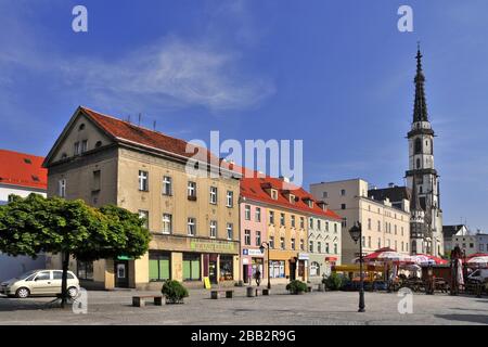 Vue sur l'hôtel de ville. Zabkowice Slaskie, Basse-silésienne Voivodeship, Pologne. Banque D'Images