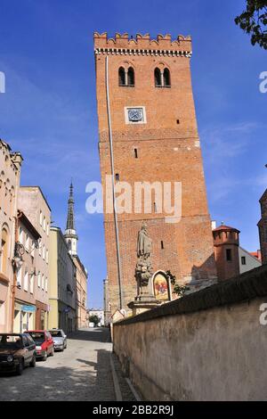 Tour penchée. Zabkowice Slaskie, Basse-silésienne Voivodeship, Pologne. Banque D'Images