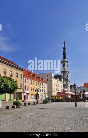 Vue sur l'hôtel de ville. Zabkowice Slaskie, Basse-silésienne Voivodeship, Pologne. Banque D'Images