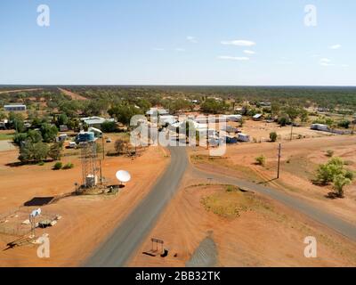 Antenne du petit village historique d'Eulo sur les rives du Paroo River Western Queensland Australie Banque D'Images