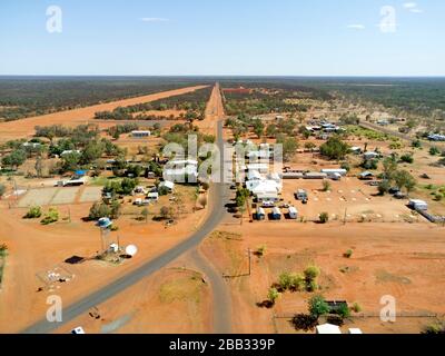 Antenne du petit village historique d'Eulo sur les rives du Paroo River Western Queensland Australie Banque D'Images