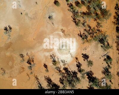 Antenne des ressorts Eulo Mud qui sont uniques à la région et sont des trous de soufflage du bassin Artésien. Banque D'Images