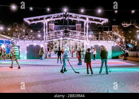 Amsterdam City Pays-Bas Novembre 2019 patinoire Rijksmuseum un jour lumineux en hiver aux pays-bas Banque D'Images