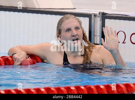 Rebecca Adlington, de Grande-Bretagne, célèbre la victoire du bronze à la finale Freestyle de 400 m pour les femmes au Aquatics Center, Londres, le deuxième jour des Jeux olympiques de Londres 2012. Banque D'Images