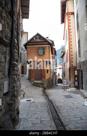 Village de Saint Martin Vesubie au XIIIe siècle dans les Alpes françaises Banque D'Images