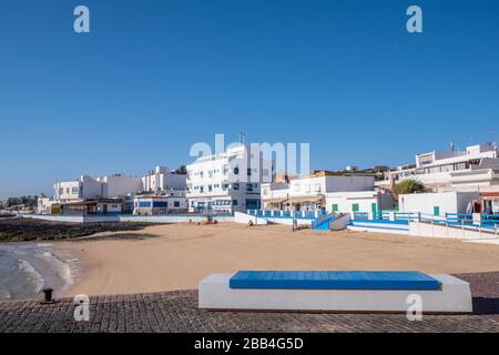 Banquette sur le port de Corralejo la Oliva Fuerteventura Iles Canaries Espagne Banque D'Images