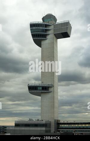 Tour de contrôle à l'aéroport JFK, New York, NY, États-Unis Banque D'Images