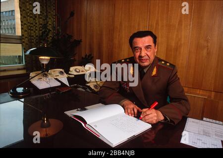 Moscou, URSS, août 1990; général Postnikov, commandant du Collège supérieur du KGB. Banque D'Images