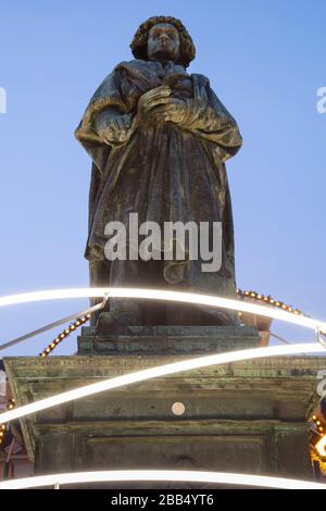 Mémorial de Beethoven à la Münsterplatz, Bonn, Rhénanie, Rhénanie-du-Nord-Westphalie, Allemagne, Europe Banque D'Images