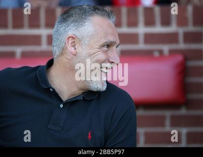 John Pemberton, directeur de Kidderminster Harriers, lors du second match de la FA Cup au stade Aggborough Banque D'Images