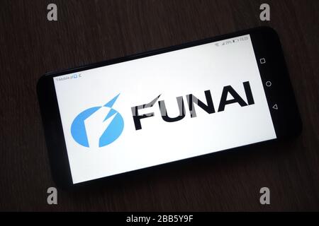 Logo Funai Electric Co. Ltd. Affiché sur le smartphone Banque D'Images