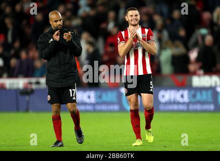 David McGoldrick (à gauche) et Jack O'Connell (à droite) de Sheffield United célèbrent après le coup de sifflet final Banque D'Images