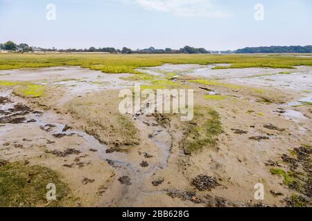 Contrebandiers Lane et Ferry zones difficiles de marais salttiaux à marée basse, Bosham, un petit village de Chichester Harbour, West Sussex, côte sud de l'Angleterre Banque D'Images