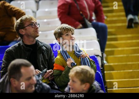 Les partisans de Coventry City dans les stands lors du match de la Sky Bet League One au stade St Andrews Banque D'Images