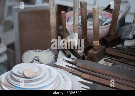 Atelier de studio Outils et travaux au Musée Barbara Hepworth et jardin de sculptures, colline Barmidi, Saint Ives TR 26 1 AD Banque D'Images