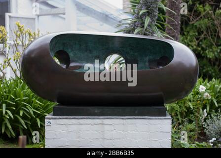 River Form 1965 CAST 1973 Bronze de la sculpture originale de noix d'Amérique Barbara Hepworth Museum & Sculpture Garden, Barmidi Hill, Saint Ives TR26 1AD Banque D'Images