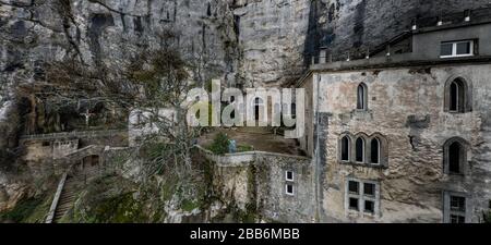 Vue aérienne de la Grotte de Maria Magdalena en France, Plan d'Aups, le massif St.Baum, parfum Saint, lieu célèbre parmi les croyants religieux, le Banque D'Images