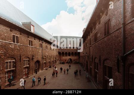 Cour de la tour Belfort à Bruges, Belgique Banque D'Images