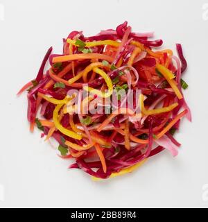 arc-en-ciel coleslaw portion alimentaire préparé échantillon légumes rond Banque D'Images