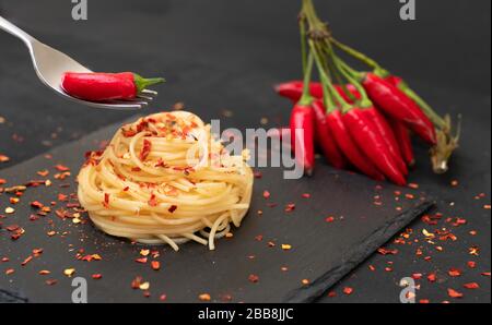 spaghetti à l'ail, à l'huile et au piment Banque D'Images