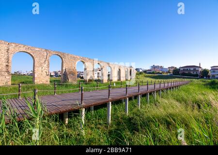 Ancien aqueduc romain de Kamares à Larnaca, Chypre. Banque D'Images