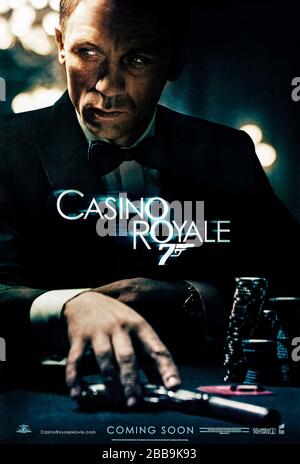 Casino Royale (2006) réalisé par Martin Campbell et avec Daniel Craig, Eva Green, Judi Dench et Mads Mikkelsen. L'agent secret britannique James Bond prend un banquier sous-monde le Chiffre dans un jeu de poker à haute participation au Casino Royale au Monténégro.