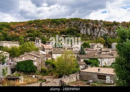 Village médiéval de Vogue en Ardèche, Rhône-Alpes, le sud de la France Banque D'Images
