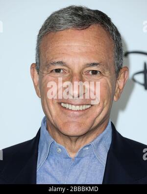 Los Angeles, États-Unis. 30 mars 2020. (DOSSIER) Bob Iger de Disney renonce à tout son salaire pendant la pandémie de Coronavirus COVID-19. LOS ANGELES, CALIFORNIE, États-Unis - 06 OCTOBRE : Président exécutif et ancien Directeur général de Walt Disney Company Bob Iger arrive au 90ème spectaculaire de Mickey, qui se tient au Shrine Auditorium et au Expo Hall, le 6 octobre 2018 à Los Angeles, Californie, États-Unis. (Photo de Xavier Collin/image Press Agency) crédit: Image Press Agency/Alay Live News Banque D'Images