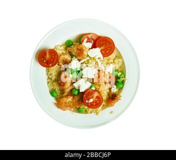 Orzo grec et crevettes grillées, alod avec vinaigrette moutarde-Dill Banque D'Images