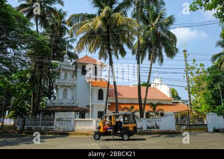 Kochi, Inde - Mars 2020 : Église orthodoxe syrienne de Saint-Pierre et Saint-Paul à fort Cochin, Kerala le 21 mars 2020 à Kochi, Inde. Banque D'Images