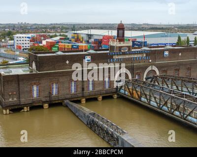 Terminal de croisière international de Londres, port de Tilbury sur la Tamise, Essex, Angleterre Banque D'Images