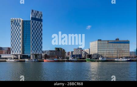 Le Clarion Hotel Helsinki et un immeuble de bureaux dans les quartiers de Wood City à Jätkäsaari, Helsinki Banque D'Images