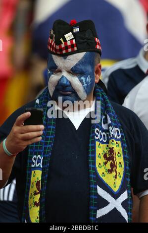 Un fan écossais dans les tribunes avant le lancement Banque D'Images