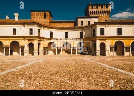 Vue sur le palais ducal de Mantua, Lombardie, Italie Banque D'Images