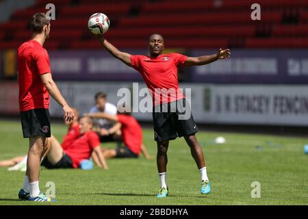 Charlton Athletic's Callum Harriott (centre) pendant la séance d'entraînement ouverte Banque D'Images