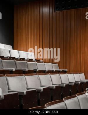 Les sièges Ashcroft Playhouse. Fairfield Halls, Croydon, Royaume-Uni. Architecte: MICA, 2019. Banque D'Images