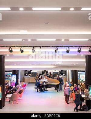 Le foyer d'Arnhem. Fairfield Halls, Croydon, Royaume-Uni. Architecte: MICA, 2019. Banque D'Images