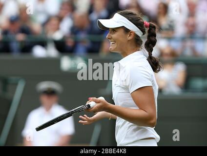 Laura Robson, de Grande-Bretagne, célèbre la défaite de Maria Kirilenko, en Russie Banque D'Images