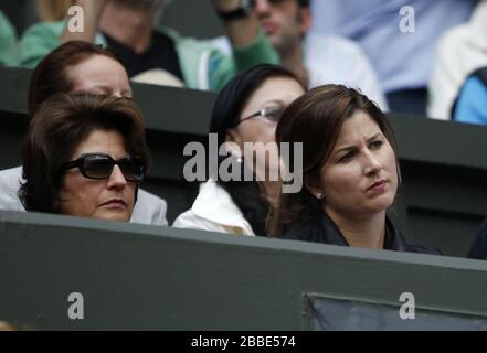 Mirka Federer, regarde Roger Federer de son mari en Suisse dans son match contre Sergiy Stakhovsky en Ukraine Banque D'Images