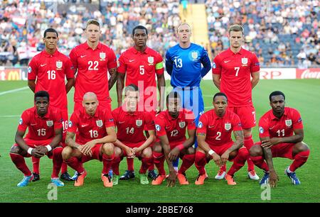 L'équipe de l'Angleterre pose pour une photo de groupe avant le lancement. (Gauche-droite) rangée arrière : Thomas Ince, Connor Wickham, André Sagesse, Jason Steele et Tom Lees. Première ligne : Wilfred Zaha, Jonjo Shelvey, Josh McEachran, Nathaniel Chalobah, Nathaniel Clyne et Danny Rose. Banque D'Images