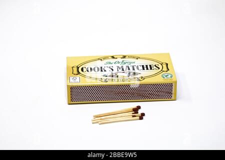 Prépare des matchs de sécurité originaux sur un fond blanc Banque D'Images